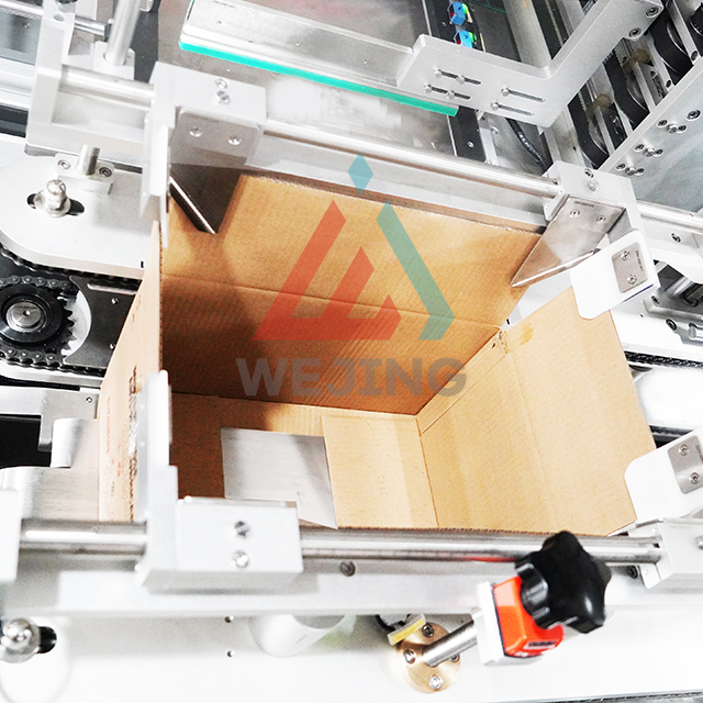 H&uuml;llenverpackungsmaschine f&uuml;r Aerosollinie