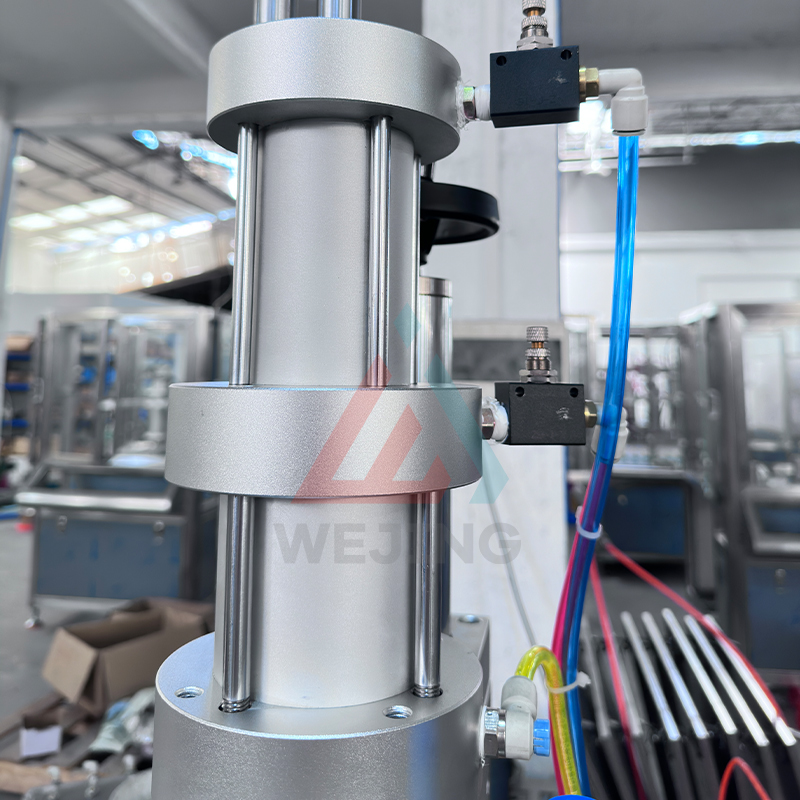 Halbautomatische BOV-Aerosolgas-Füll- und Verschließmaschine mit pneumatischer Steuerung