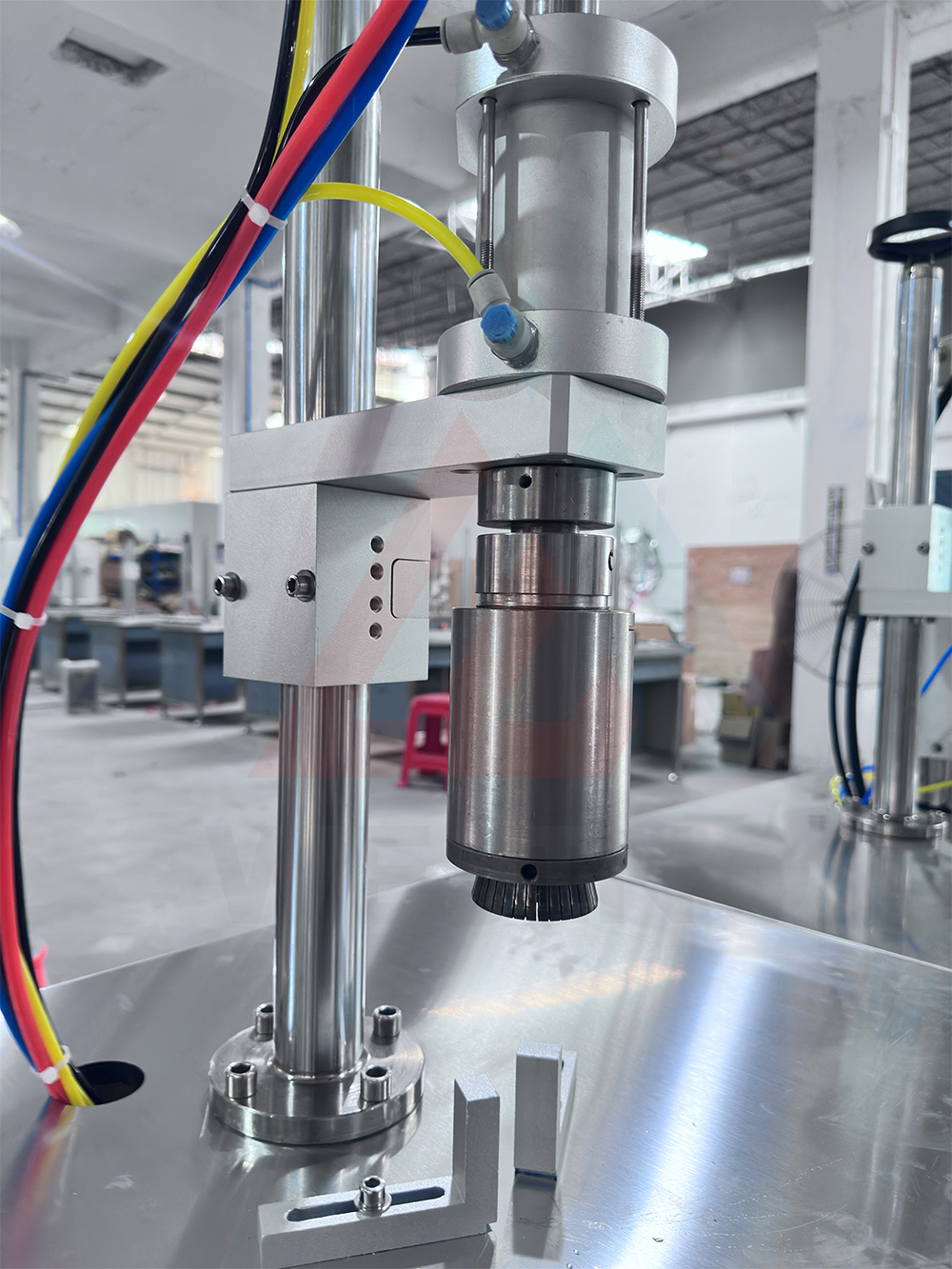 Semiautomatische Aerosolfüllung und Crimpmaschinenfatorin