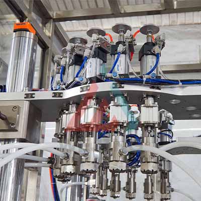 Fl&uuml;ssigkeitsf&uuml;llk&ouml;pfe